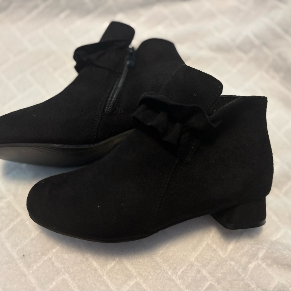 Elegant Black Ankle Boots